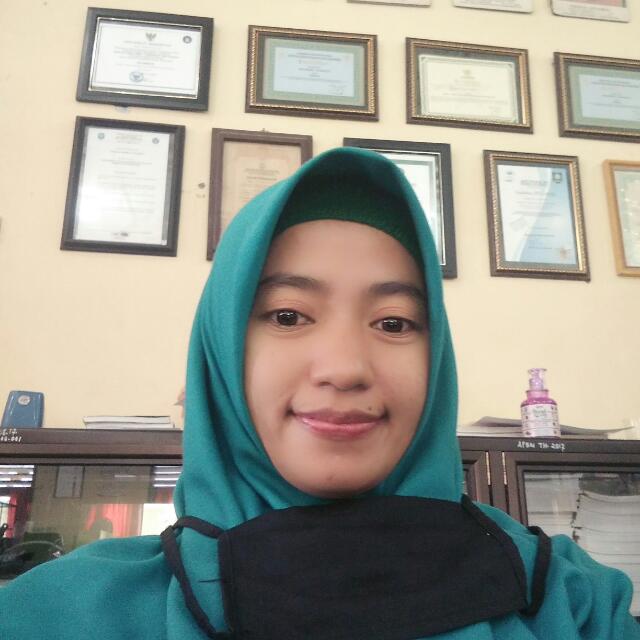 Esti Kurniawati, S.I.Pust